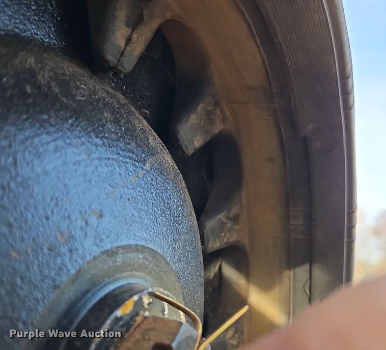 image for item EI8610 2024 LandHero LDH-T460 compact utility loader