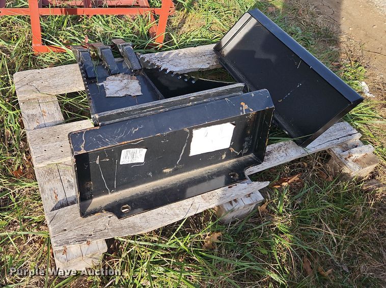 image for item EI8610 2024 LandHero LDH-T460 compact utility loader