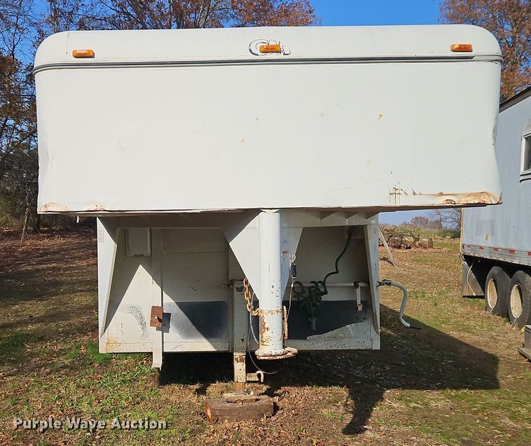 image for item EI8612 1999 CM Trailers enclosed cargo trailer