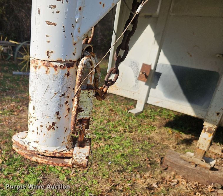 image for item EI8612 1999 CM Trailers enclosed cargo trailer