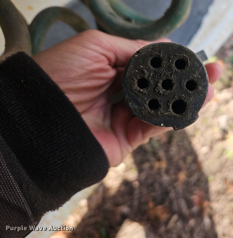 image for item EI8612 1999 CM Trailers enclosed cargo trailer