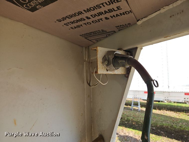 image for item EI8612 1999 CM Trailers enclosed cargo trailer