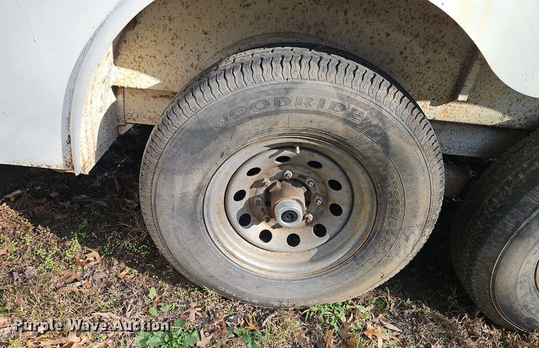 image for item EI8612 1999 CM Trailers enclosed cargo trailer