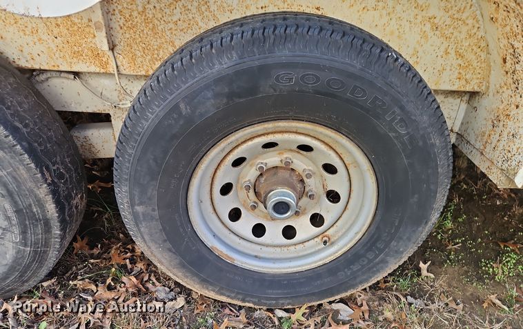 image for item EI8612 1999 CM Trailers enclosed cargo trailer