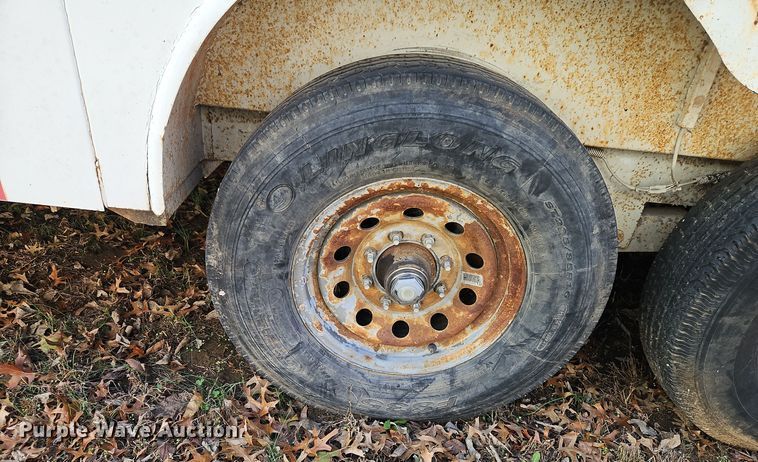 image for item EI8612 1999 CM Trailers enclosed cargo trailer