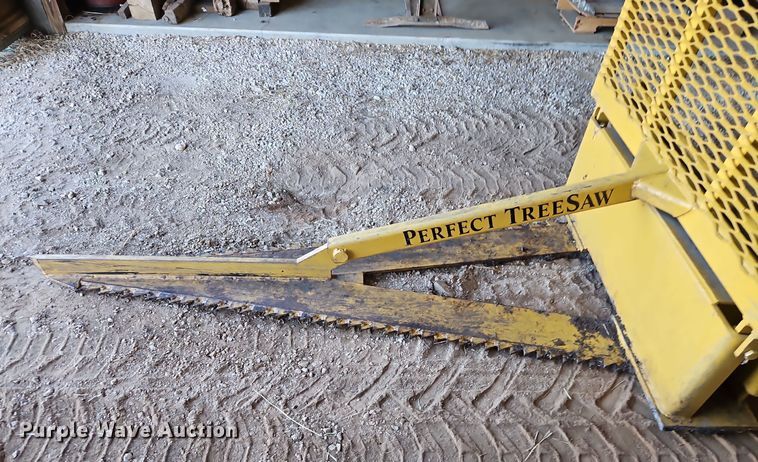 image for item EI8660 Perfect Tree Saw skid steer tree saw