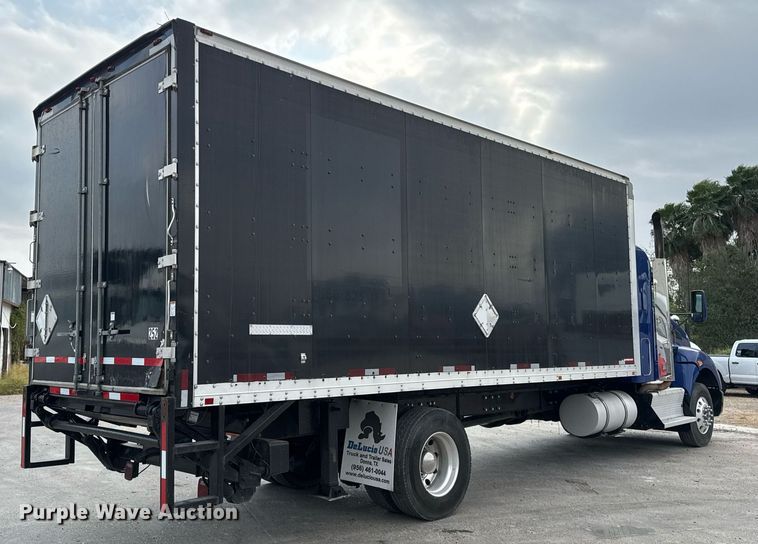 image for item EJ3299 2013 Kenworth box truck