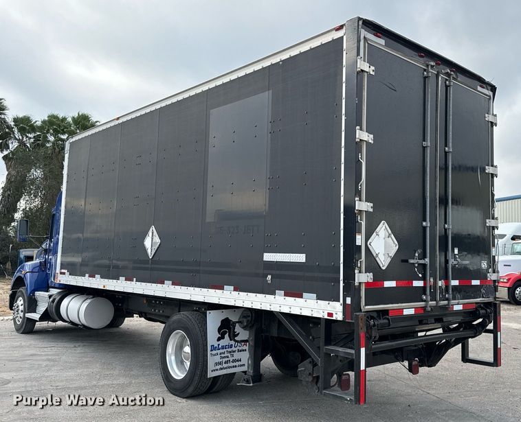image for item EJ3299 2013 Kenworth box truck