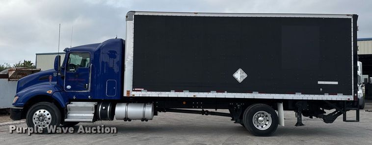 image for item EJ3299 2013 Kenworth box truck