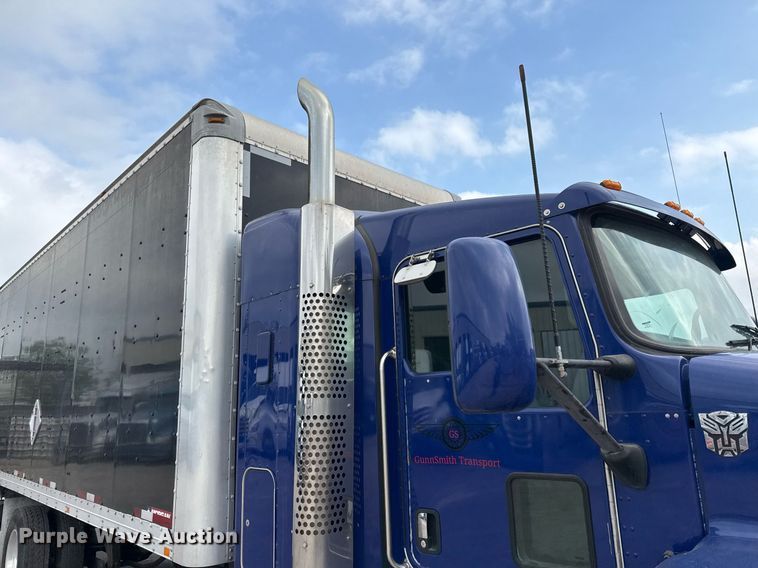 image for item EJ3299 2013 Kenworth box truck