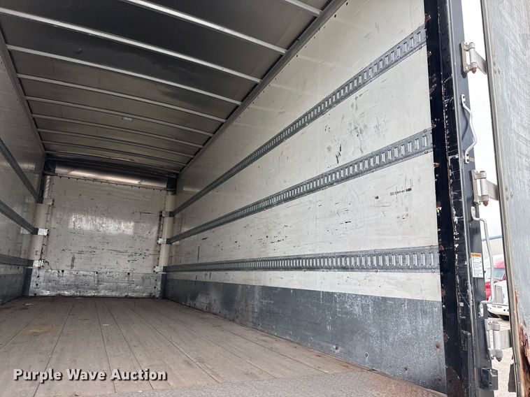 image for item EJ3299 2013 Kenworth box truck