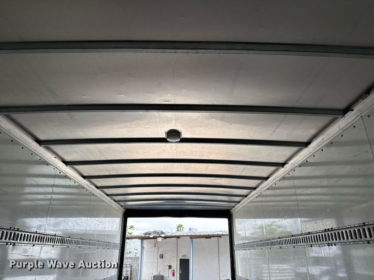 image for item EJ3299 2013 Kenworth box truck