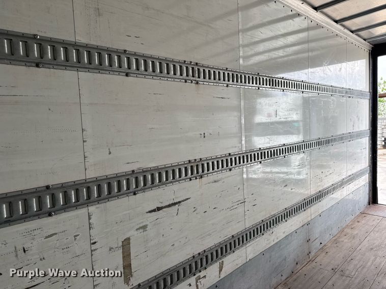 image for item EJ3299 2013 Kenworth box truck