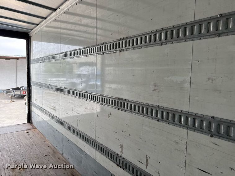 image for item EJ3299 2013 Kenworth box truck