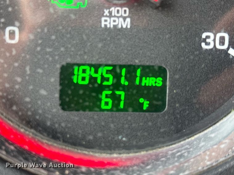 image for item EJ3299 2013 Kenworth box truck