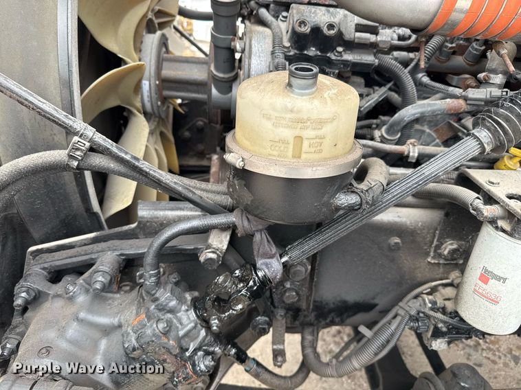 image for item EJ3299 2013 Kenworth box truck