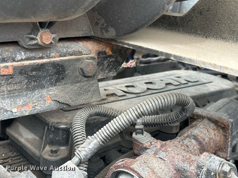 image for item EJ3299 2013 Kenworth box truck