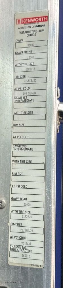 image for item EJ3299 2013 Kenworth box truck