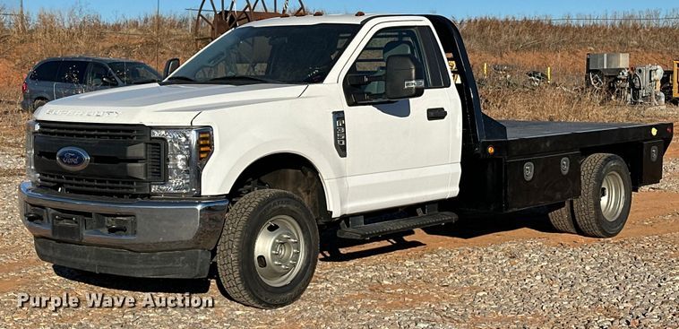 image for item EJ5212 2019 Ford F350 Super Duty flatbed pickup truck