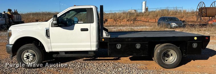 image for item EJ5212 2019 Ford F350 Super Duty flatbed pickup truck
