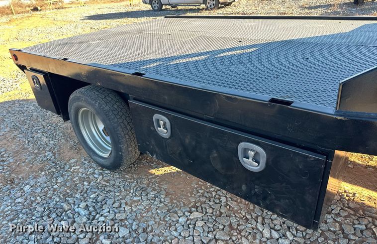 image for item EJ5212 2019 Ford F350 Super Duty flatbed pickup truck