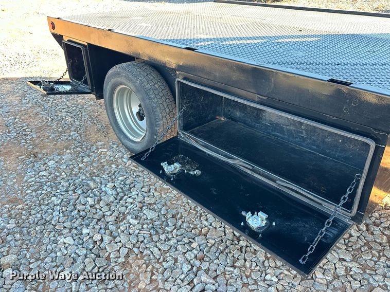image for item EJ5212 2019 Ford F350 Super Duty flatbed pickup truck