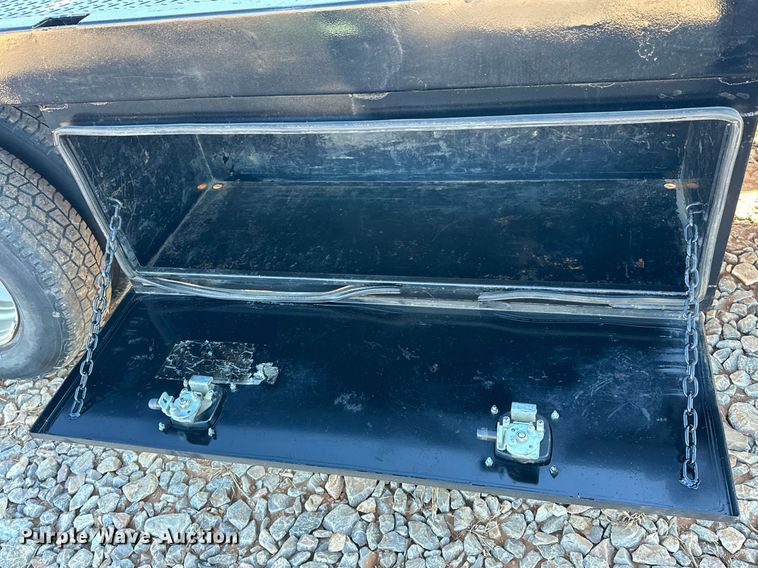 image for item EJ5212 2019 Ford F350 Super Duty flatbed pickup truck