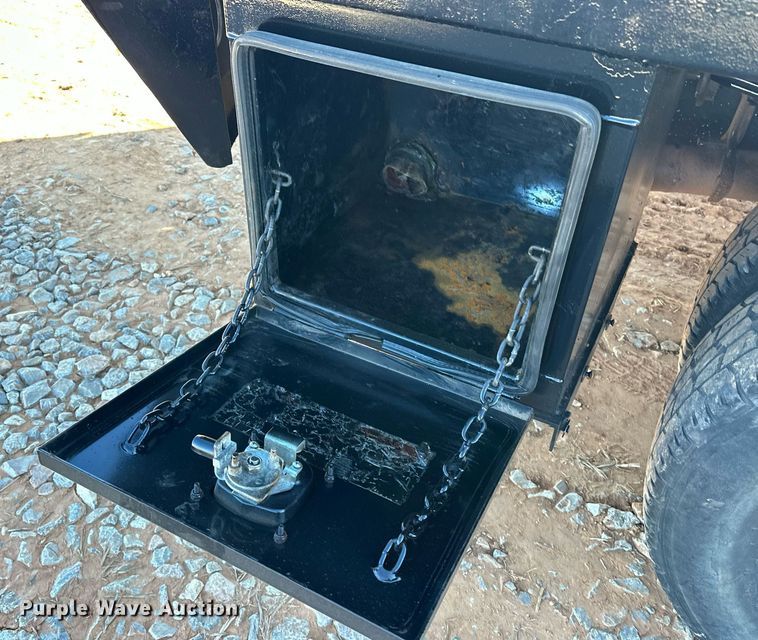 image for item EJ5212 2019 Ford F350 Super Duty flatbed pickup truck