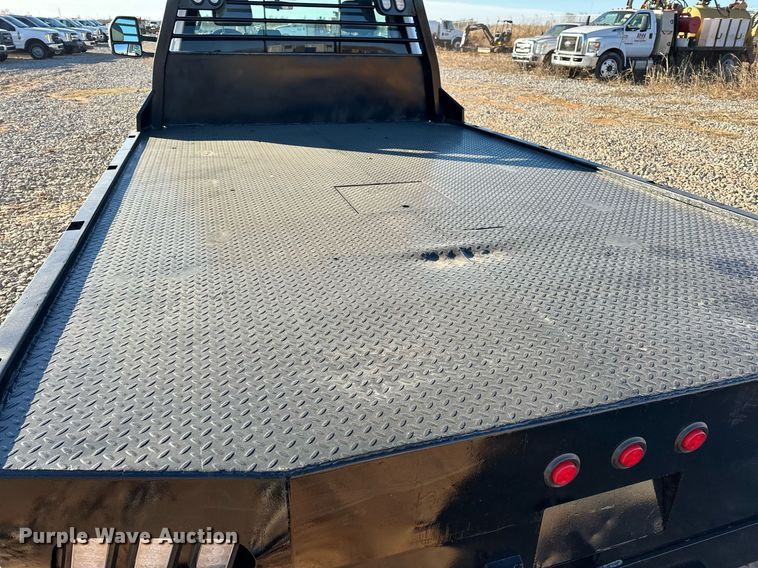 image for item EJ5212 2019 Ford F350 Super Duty flatbed pickup truck