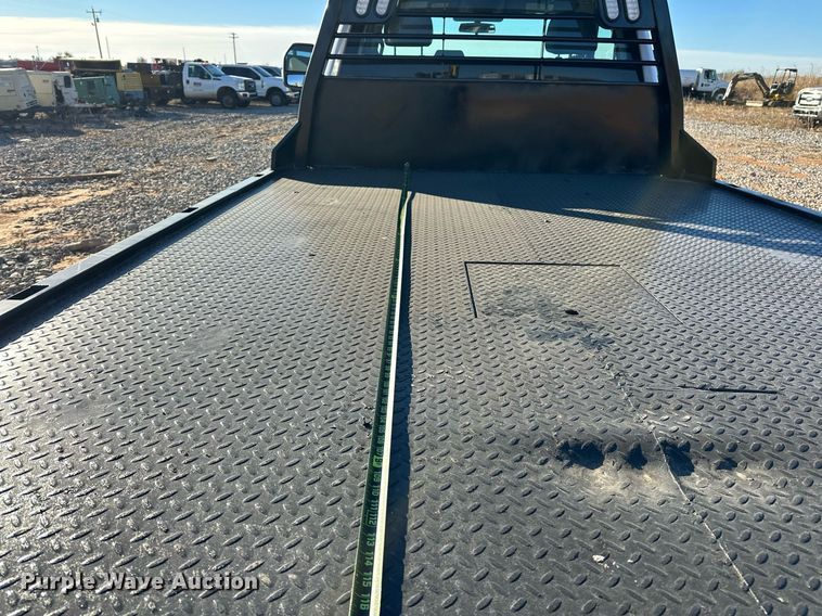 image for item EJ5212 2019 Ford F350 Super Duty flatbed pickup truck