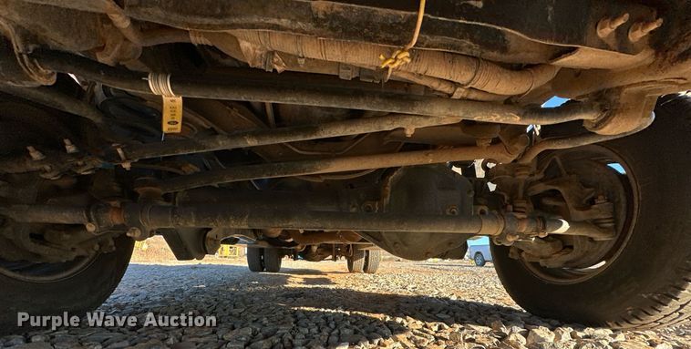 image for item EJ5212 2019 Ford F350 Super Duty flatbed pickup truck