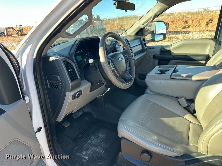 image for item EJ5212 2019 Ford F350 Super Duty flatbed pickup truck