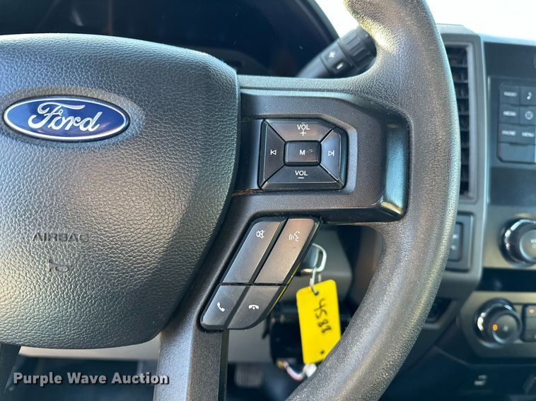 image for item EJ5212 2019 Ford F350 Super Duty flatbed pickup truck