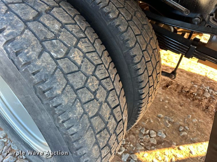 image for item EJ5212 2019 Ford F350 Super Duty flatbed pickup truck