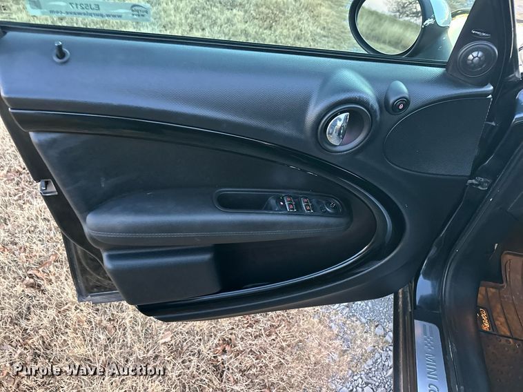 image for item EJ5217 2016 Mini Cooper Countryman S 