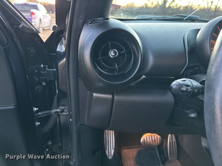 image for item EJ5217 2016 Mini Cooper Countryman S 