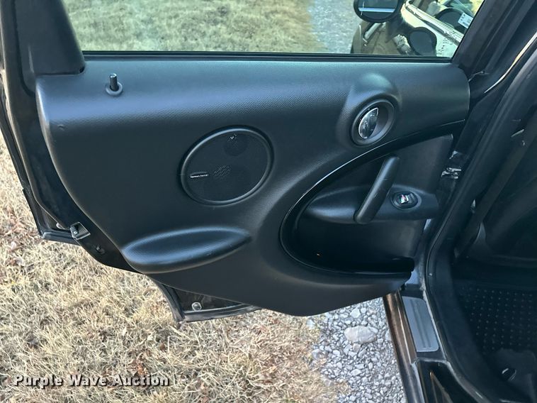 image for item EJ5217 2016 Mini Cooper Countryman S 