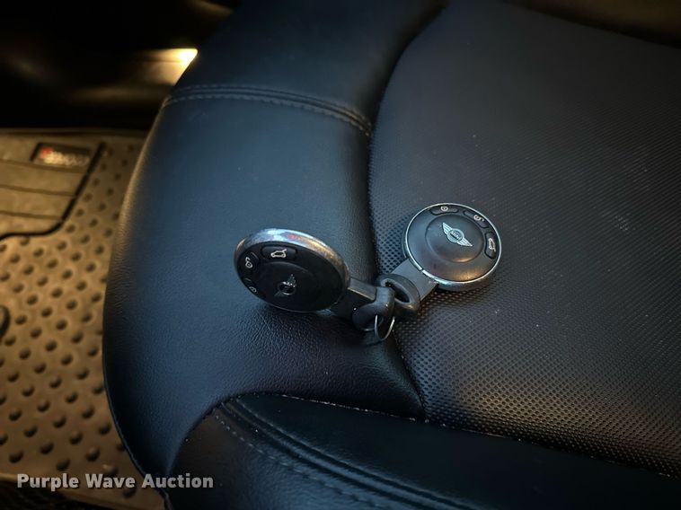 image for item EJ5217 2016 Mini Cooper Countryman S 