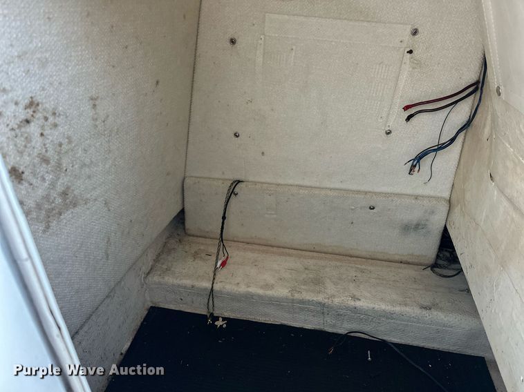 image for item EJ5218 1999 Chris Craft Sport Deck boat