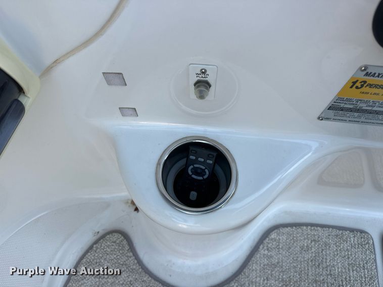 image for item EJ5218 1999 Chris Craft Sport Deck boat