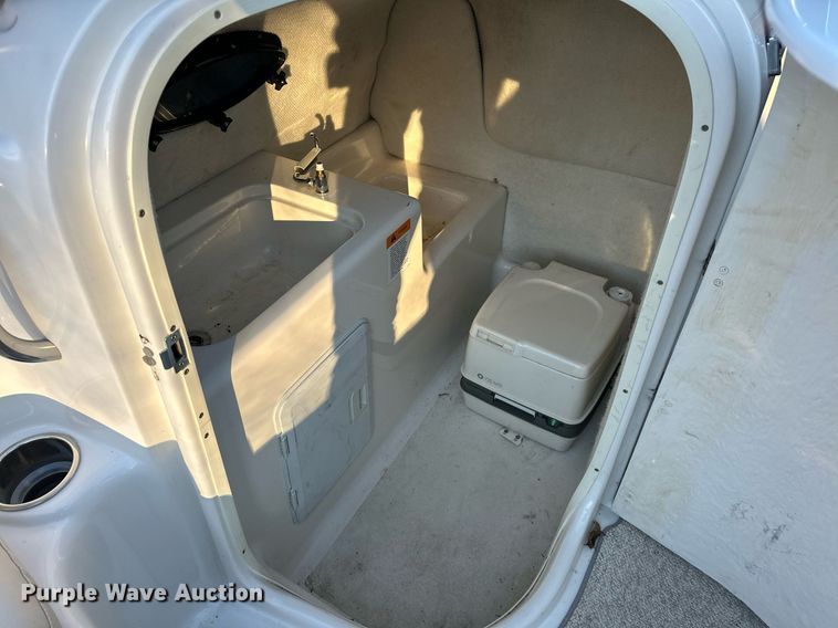 image for item EJ5218 1999 Chris Craft Sport Deck boat