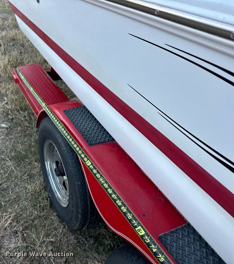 image for item EJ5218 1999 Chris Craft Sport Deck boat