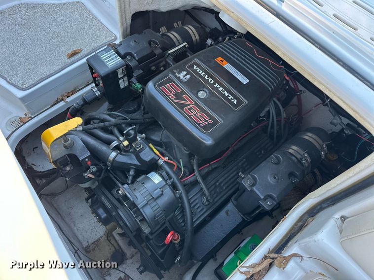 image for item EJ5218 1999 Chris Craft Sport Deck boat