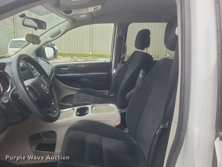 image for item EJ8128 2016 Dodge  Grand Caravan SXT van