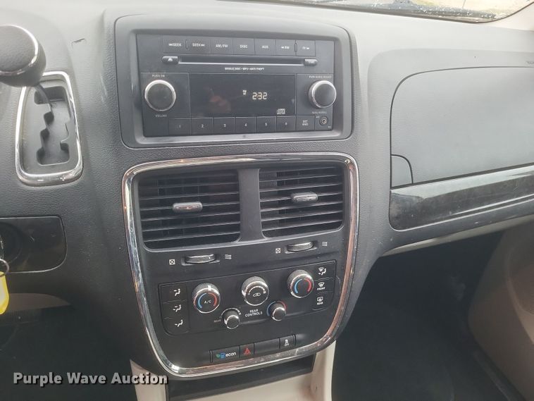 image for item EJ8128 2016 Dodge  Grand Caravan SXT van