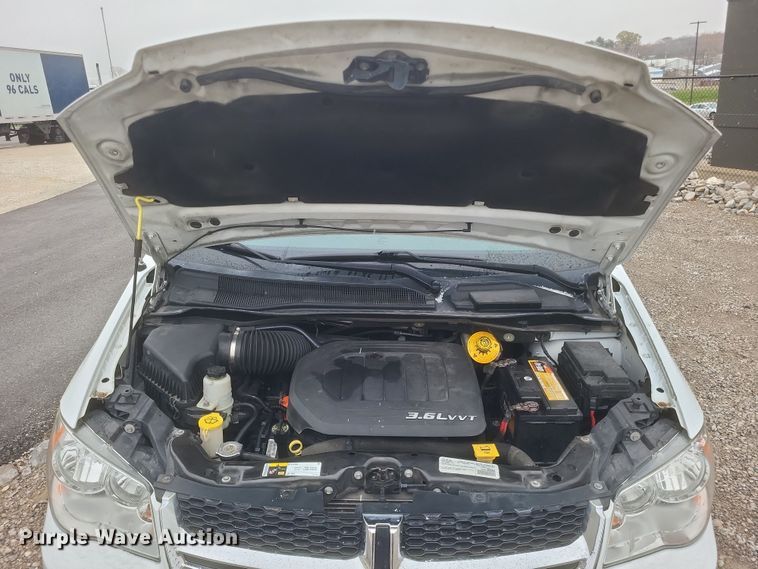 image for item EJ8128 2016 Dodge  Grand Caravan SXT van