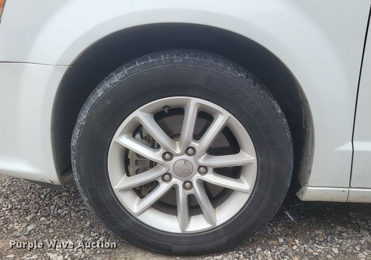 image for item EJ8128 2016 Dodge  Grand Caravan SXT van