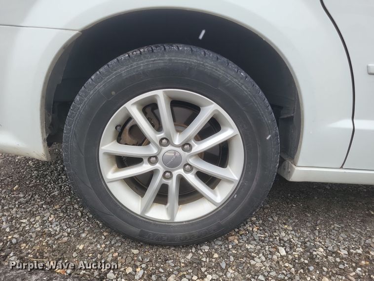 image for item EJ8128 2016 Dodge  Grand Caravan SXT van