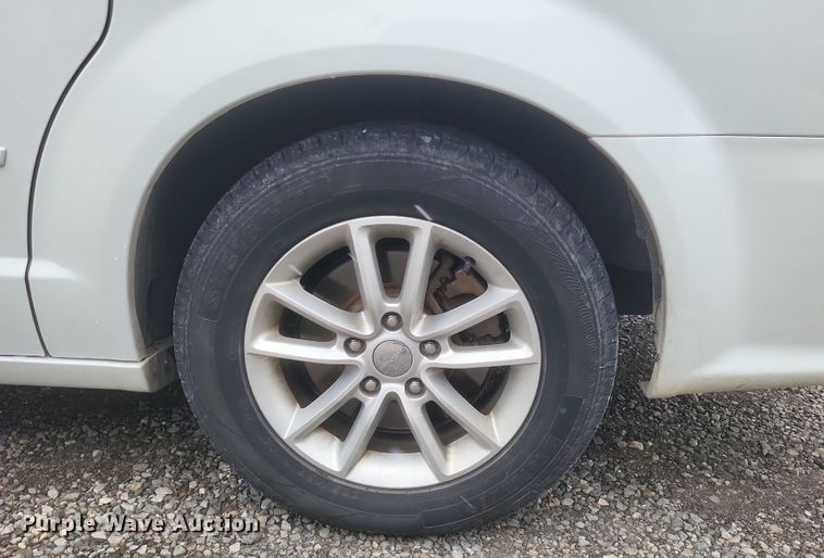 image for item EJ8128 2016 Dodge  Grand Caravan SXT van