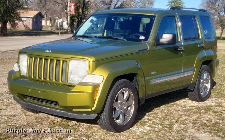 image for item EJ8130 2012 Jeep Liberty SUV